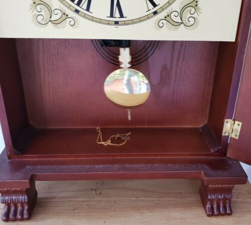 VINTAGE PILLAR & SPLAT CLOCK RUNNING CONDITION SHELF or WALL HANGER - Image 6